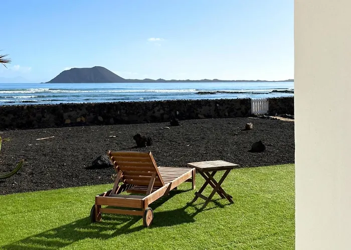 Beachfront - La Casa Del Mar Villa